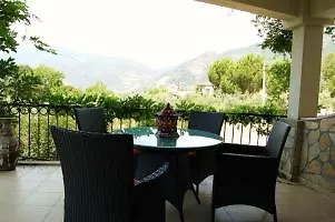 3 Bedroom - Blossom Hill Sleeps 6