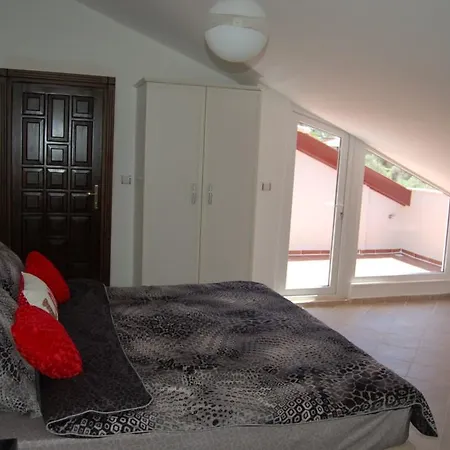 3 Bedroom - Blossom Hill Sleeps 6